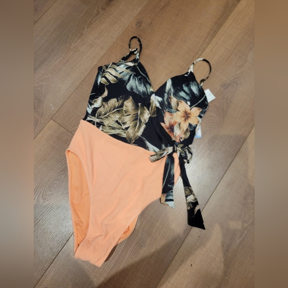 Everyday Sunday one piece - Picture 4 of 7